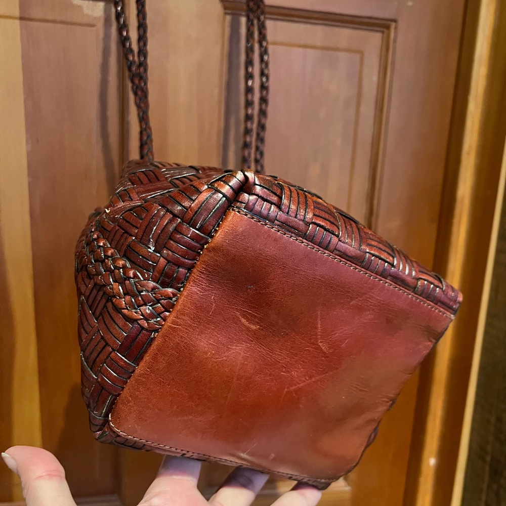 Valerie Stevens Rich Brown leather Woven Shoulder Bag - Picture 4 of 16